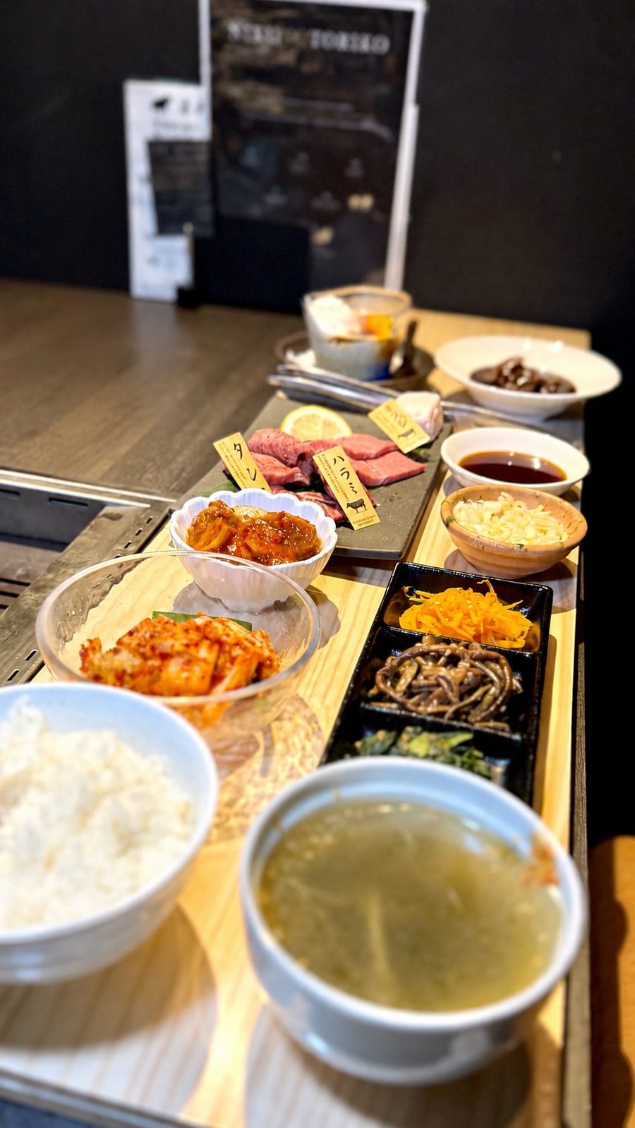 ニクノトリコ六本木のAランチ 3,980円 タンシチューとトロナスキムチと自家製プリン付き