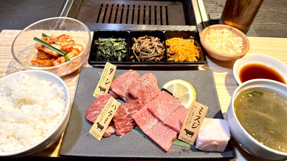 ニクノトリコ六本木のBランチ 2,980円 タン・ハラミ・ミスジの3種